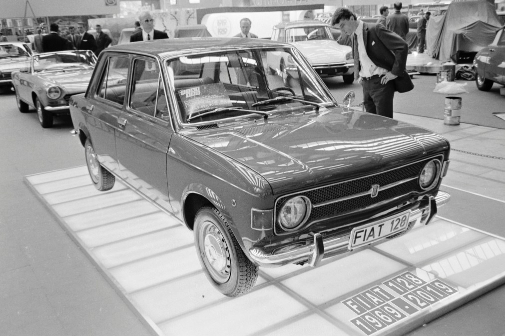 1969 09 11 Frankfurt Motor Show 1 vs